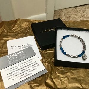 NWOT Alex and ani vintage 66 wrap bracelet💙